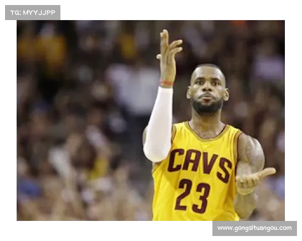 NBA球星表情大解析：从詹姆斯到库里，笑容背后的故事